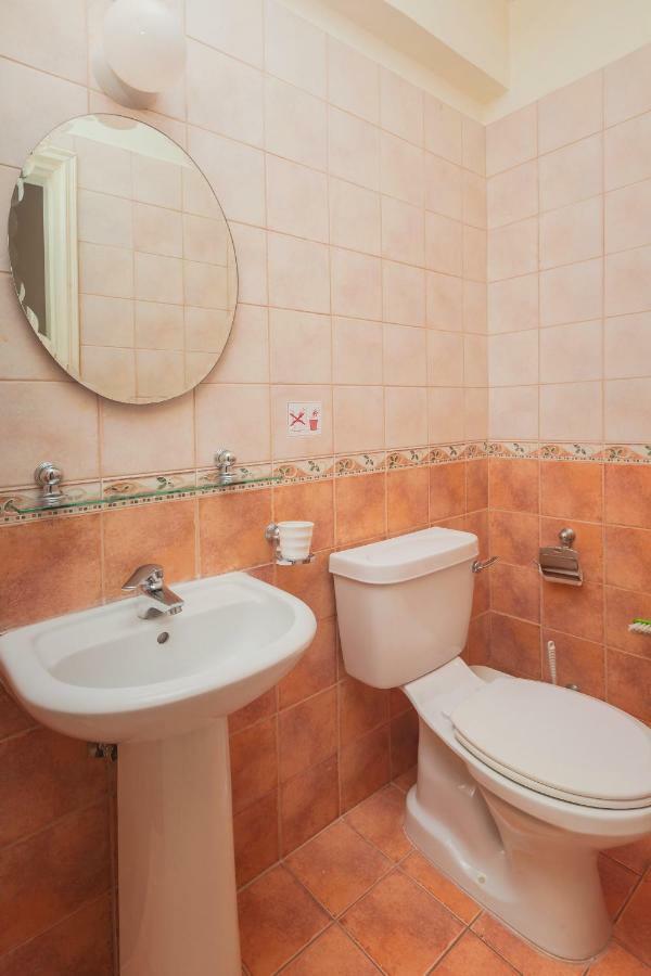 Thekla Court Apartment Polis Bagian luar foto