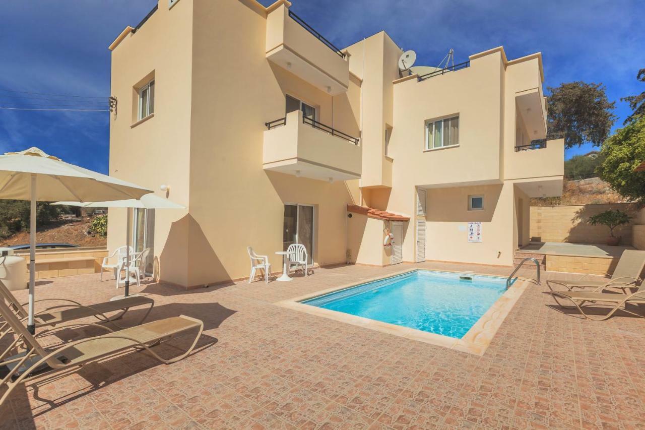 Thekla Court Apartment Polis Bagian luar foto