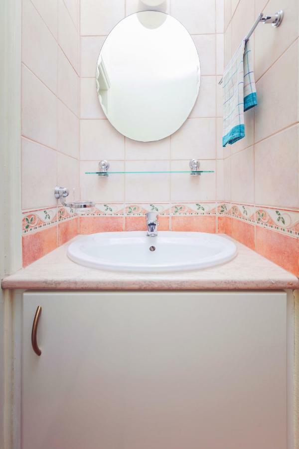 Thekla Court Apartment Polis Bagian luar foto