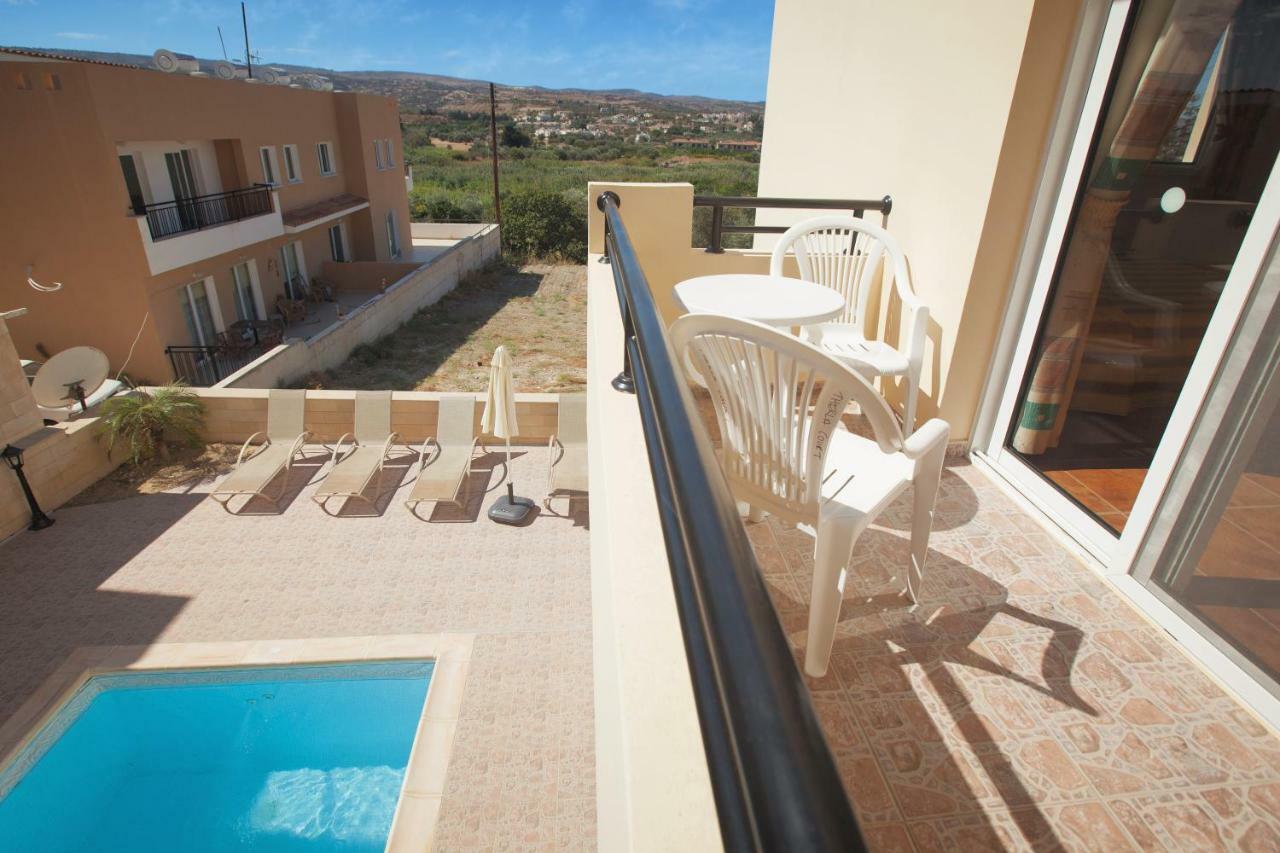 Thekla Court Apartment Polis Bagian luar foto
